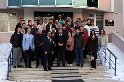 Vali Aydoğdu’dan gençlere mesaj: "Gençler yüksek sesle değil, aynı hizadan konuşulmak istiyor"