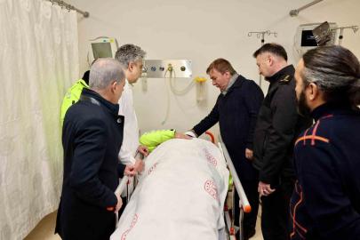 Vali Aydoğdu’dan yaralı polis memurlarına hastane ziyareti
