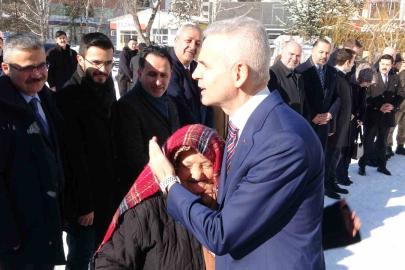 Vali Çiçekli görevine başladı