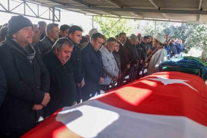 Vali Sözer, gazi cenazesine katıldı