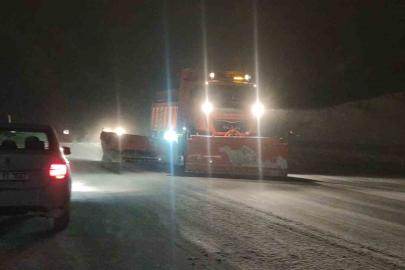 Van’da 341 yerleşim yerinin yolu kapandı