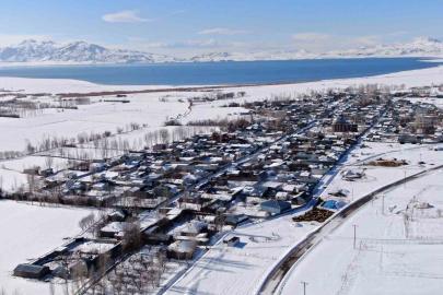 Van’da beyaz esaret görsel şölene dönüştü: Yerleşim yerleri beyaz gelinliğini giydi
