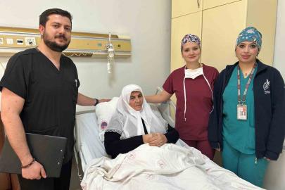 Van’da hastanın göğüs kafesi açılmadan akciğerin yarısı çıkarıldı