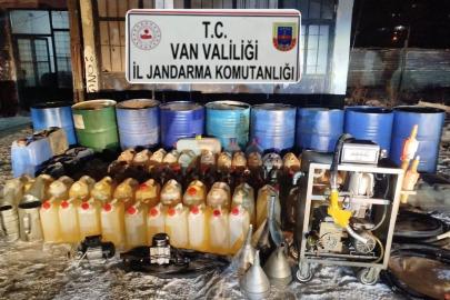 Van’da kaçak akaryakıt ve sentetik hap ele geçirildi