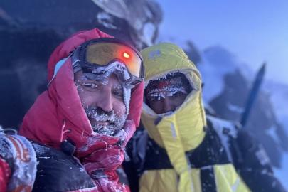 Vanlı dağcılardan Türkiye’nin zirvesine zorlu tırmanış