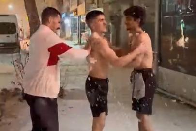 Yağan kar altında önce antrenman, ardından kar banyosu yaptılar