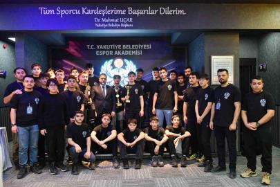 Yakutiye Belediyesi Espor akademisi liseler arası FIFA26 Espor turnuvasına gençlerden büyük ilgi