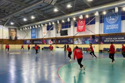 Yalıkavakspor, Üsküdar Belediyespor maçı öncesi İstanbul’da son antrenmanını yaptı