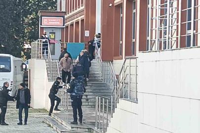 Yalova’da DEAŞ operasyonunda yakalanan 25 şüpheli adliyeye sevk edildi