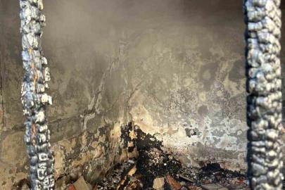 Yaşlı adam evinde elektrikli sobadan çıkan yangında hayatını kaybetti