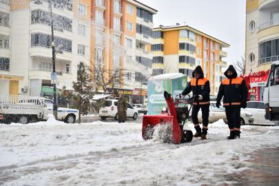 Yeşilyurt Belediyesi karla mücadele ekiplerinden kesintisiz hizmet