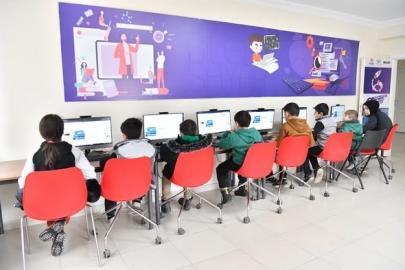 Yeşilyurt Mesleki Eğitim ve Yaşam Merkezi’nde kurslar tüm hızıyla sürüyor