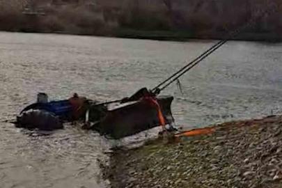 Yıkamak istediği traktör Kızılırmak’a gömüldü: İmdadına belediye ekipleri yetişti