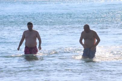 Yılın ilk gününü denizde karşıladılar