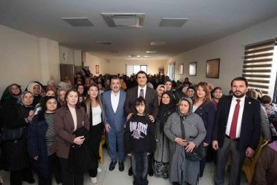 Yılmaz Karşıyaka’da kadınlarla buluştu