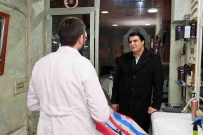 Yılmaz, tarihi mahallelerde esnaf ve vatandaşlarla buluştu