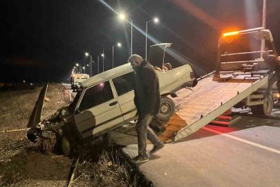 Yola fırlayan domuza çarpan otomobil sürücüsü hayatını kaybetti