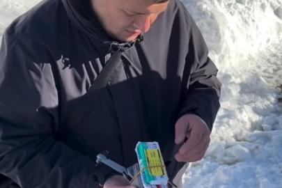 Yolu kapanan köydeki yaşlı adamın ilaçları dronla ulaştırıldı