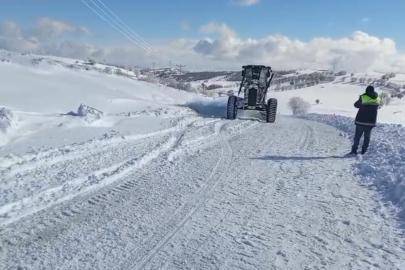 Yozgat’ta ekipler kar mesaisini aralıksız sürdürüyor