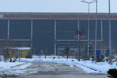Yüksekova’da olumsuz hava şartları ulaşımı etkiledi