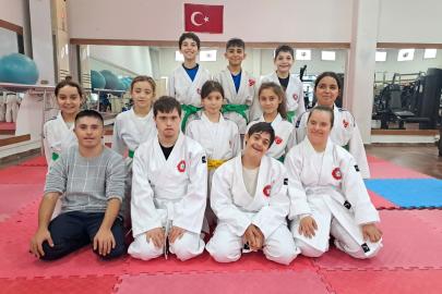 Yunusemre’de down sendromlu bireylere yönelik judo kursları başladı