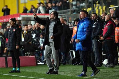 Ziraat Türkiye Kupası: İstanbulspor: 1 - Trabzonspor: 1 (İlk yarı)