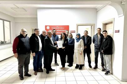 4 oy farkla başkan seçilmişti, göreve başladı