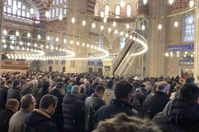 4 yıl aradan sonra Selimiye Camii’nde ilk cuma