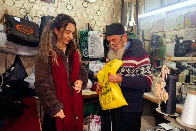 83’lük terzi, ilk günkü aşkla mesleğini sürdürüyor