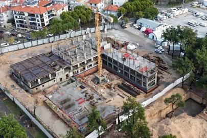 Abide H. Nuri Öncüer Huzurevi inşaatı devam ediyor