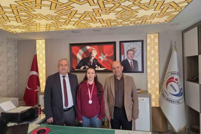 Açık lise öğrencisi Senanur Amuroğlu’ndan tekvandoda il ikinciliği