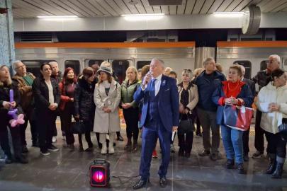 Adana’da 93 yazar ve şair Dünya Öykü Günü ve Sevgililer Günü’nü bir arada kutladı