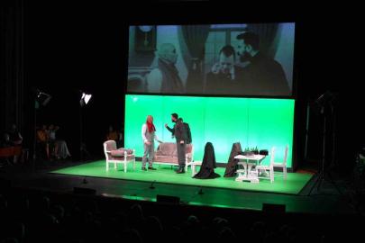 ’ADİLLER’ seyircisiyle buluştu