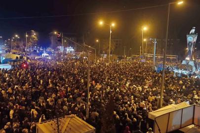 Adıyaman’da binlerce kişi deprem şehitlerini andı