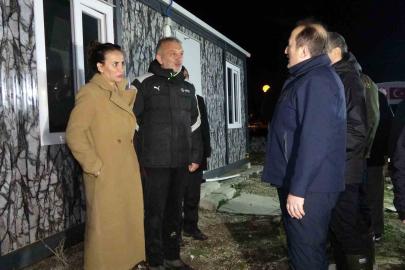 AFAD Başkanı Pehlivan: "(Uşak’taki taşkınlar) Şu an itibarıyla yaklaşık 100 araç, 150 personel görev yapıyor"