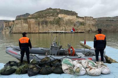Ağ ile avlanma yasağına uymayan şahıslar jandarmaya yakalandı