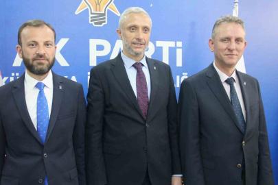 AK Parti Kütahya milletvekilleri, Başkan Güneş’in yerel kıyafetli fotoğrafı üzerinden yapılan paylaşıma tepki gösterdi