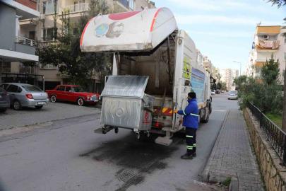 Akdeniz Belediyesinden konteynerlere kapsamlı temizlik çalışması