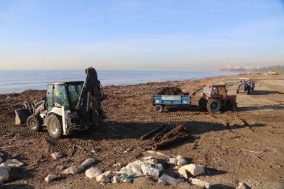 Akdeniz Belediyesinden sel sonrası yoğun çalışma