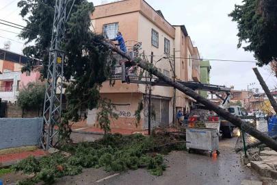 Akdeniz’de sağanak mesaisi gece boyu sürdü