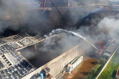 Akhisar’daki fabrika yangını kontrol altına alındı