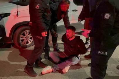 Aksaray’da hasarlı kaza sonrası ortalık karıştı: 5 gözaltı