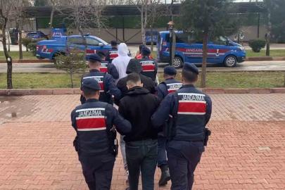 Aksaray’da jandarmadan 6 adrese eş zamanlı uyuşturucu baskını: 5 tutuklama