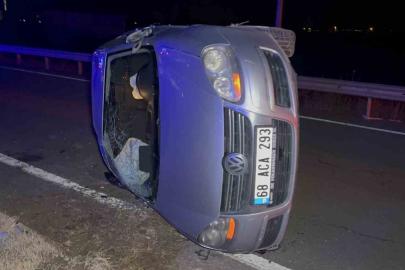 Aksaray’da otomobil devrildi: 2 yaralı