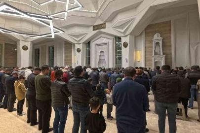 Aksaray’da Ramazan ayının ilk teravih namazı kılındı