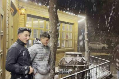 Aksaray’ın Güzelyurt ilçesinde kar yağışı etkili oluyor