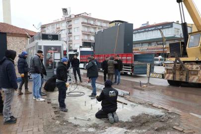 Alaca Cumhuriyet Meydanı’na dev led ekran kuruldu