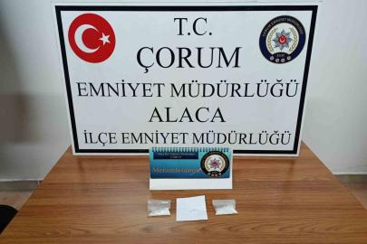 Alaca’da uyuşturucuyla yakalanan 2 kişi gözaltına alındı