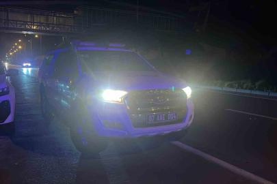 Alanya’da kayalıklardan düşen şahsı, itfaiye ve AFAD ekibi kurtardı