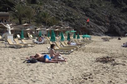 Alanya’da şubat ortasında deniz keyfi